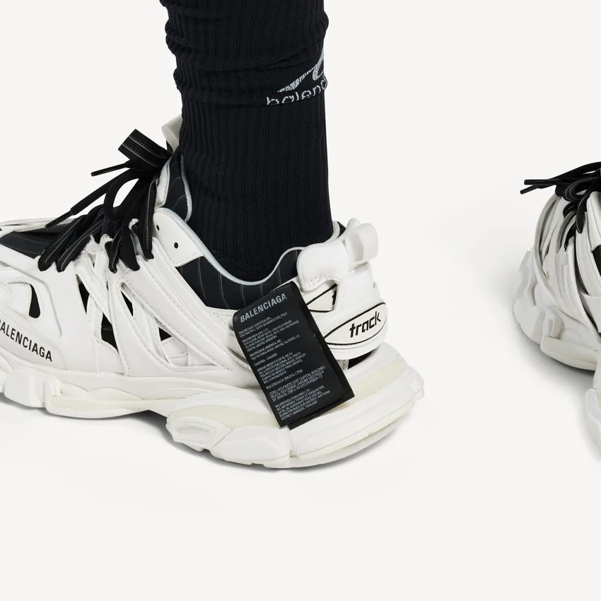 Beyaz renkli erkek Track tişört tarzı Sneaker’lar Beyaz renkli erkek Track tişört tarzı Sneaker’lar