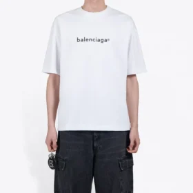 Erkek Balenciaga Logolu Rahat Kısa Kollu Beyaz Tişört 612966TIV549040 Erkek Balenciaga Logolu Rahat Kısa Kollu Beyaz Tişört 612966TIV549040