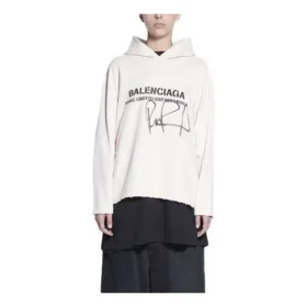 Erkek Balenciaga x RuPaul Crossover FW21 Alfabe Baskılı Kazak Krem Beyazı 670946TLV569057 Erkek Balenciaga x RuPaul Crossover FW21 Alfabe Baskılı Kazak Krem Beyazı 670946TLV569057