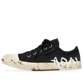 Paris Düşük Bilekli Graffiti Sneaker’lar “Siyah ve Beyaz Yıpranmış Pamuk” 688757W3RR51099 Paris Düşük Bilekli Graffiti Sneaker’lar “Siyah ve Beyaz Yıpranmış Pamuk” 688757W3RR51099
