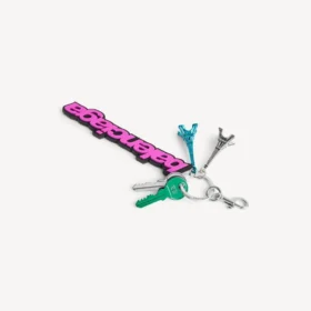 Pembe/siyah renkli kadınlar için Balenciaga motosikletçi temalı charm/anahtarlık