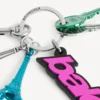 Pembe/siyah renkli kadınlar için Balenciaga motosikletçi temalı charm/anahtarlık Pembe/siyah renkli kadınlar için Balenciaga motosikletçi temalı charm/anahtarlık