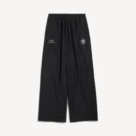 Siyah renkli erkek 3b futbol pantolonları