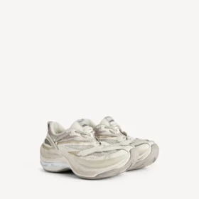 Yumurta kabuğu renginde kadın jet sneaker’ı
